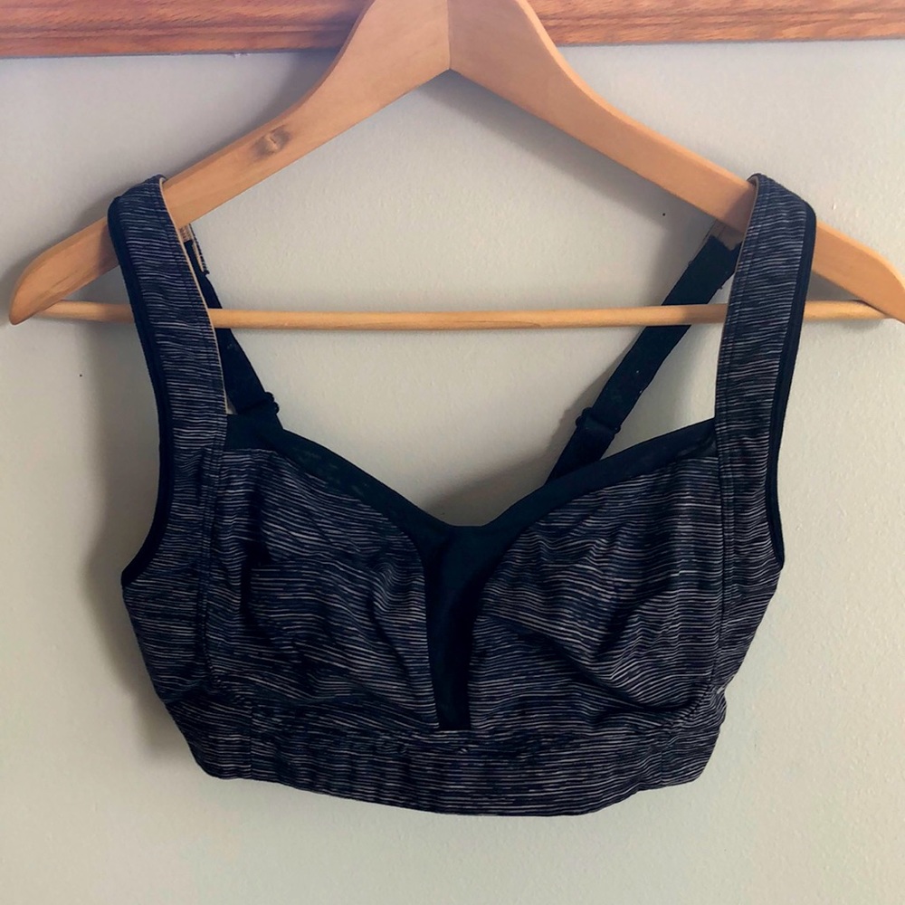 LULULEMON Sports Bra 32DD microstripe